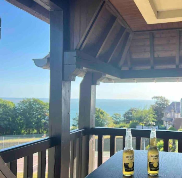 Апартаменты Appart Lumineux Avec Vue Sur Mer A 180 Degres Трувиль-сюр-Мер Экстерьер фото