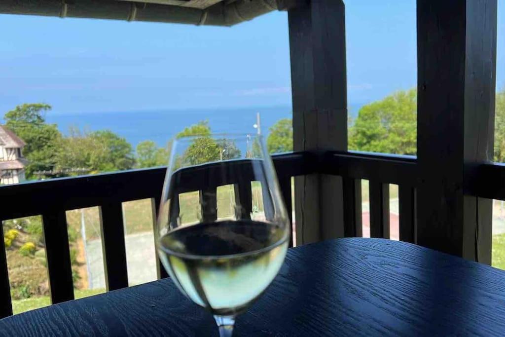 Апартаменты Appart Lumineux Avec Vue Sur Mer A 180 Degres Трувиль-сюр-Мер Экстерьер фото
